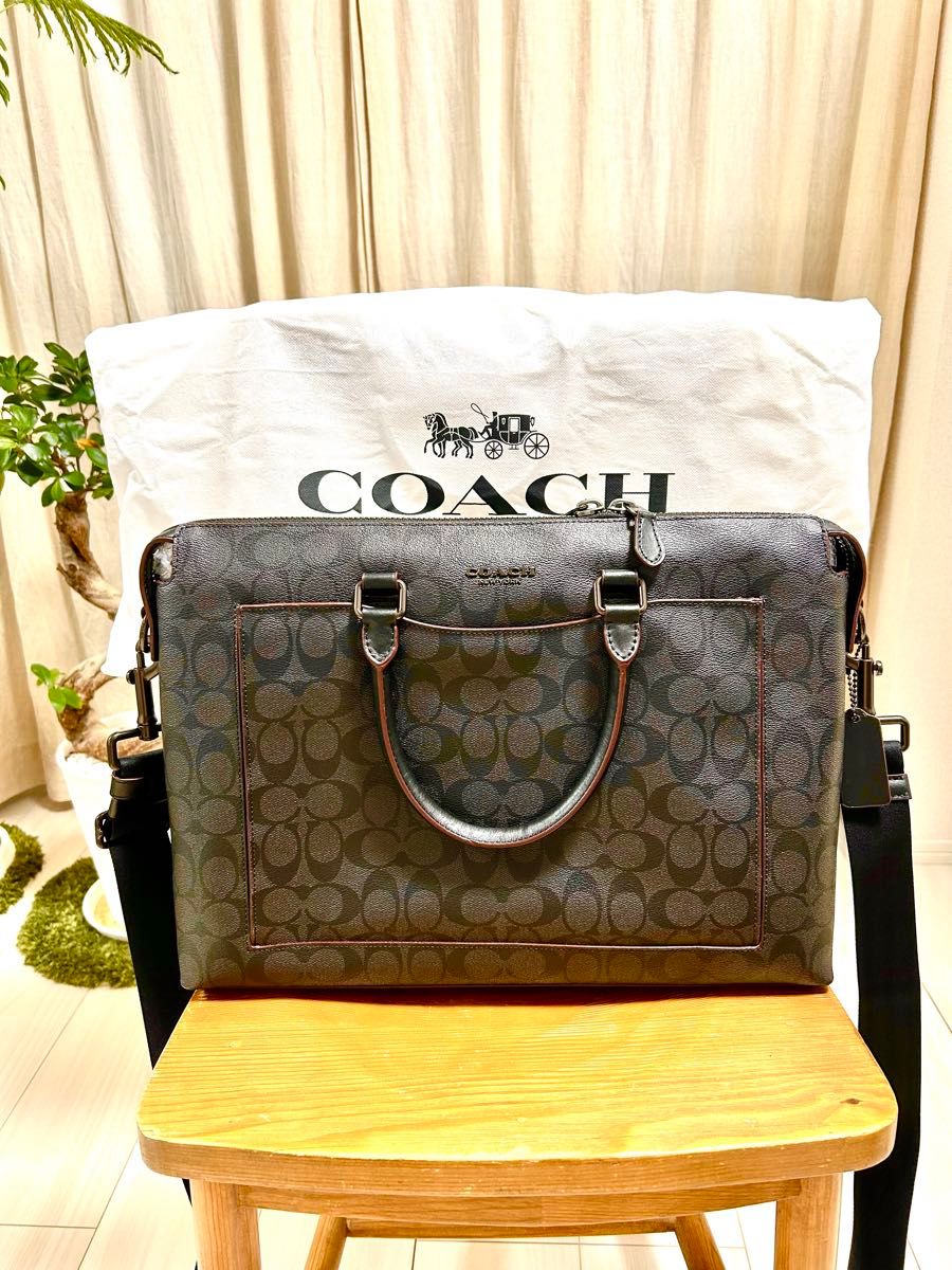 COACH  未使用品　メンズレディース　ビジネスショルダーバッグ