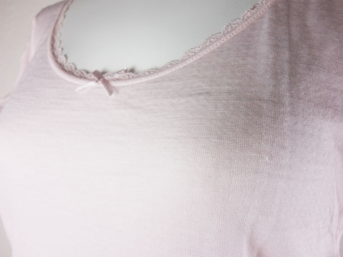 (ポスト投函 送料無料) セシール　新品【LLサイズ】肌触りが気持ちいい♪シルク混インナーシャツ UE1029ピンク フレンチ袖インナーシャツ_画像3
