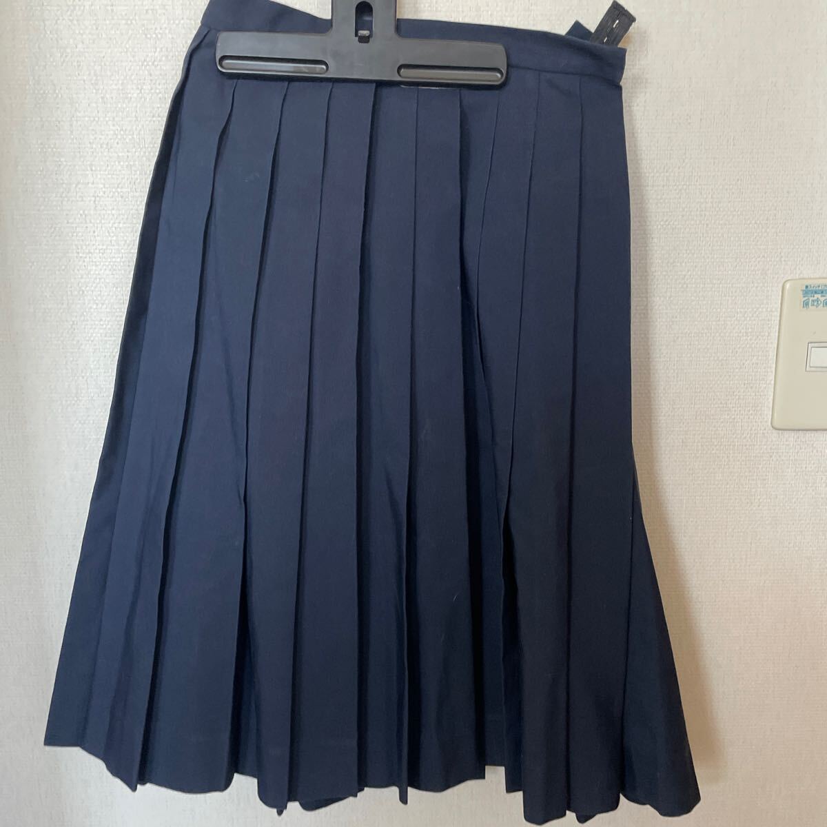 制服スカート シンプル 紺プリーツスカート フリーサイズ タイ バンコク日本人中学校 女児制服の画像1