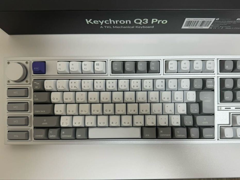 keychron Q3 Pro 特別版 QMK ワイヤレス カスタム・メカニカルキーボード 日本語配列 シルバーグレー バナナ軸の画像2