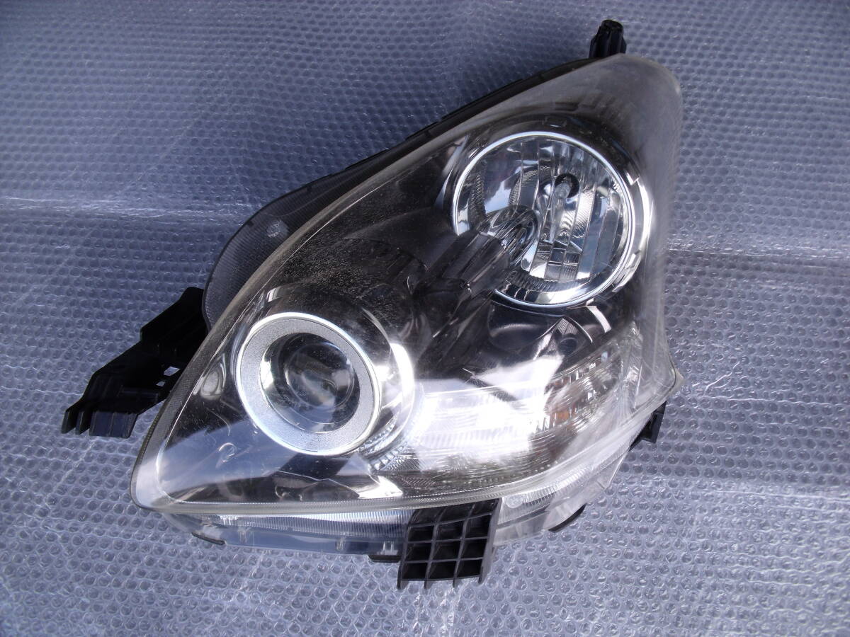 * cheap!! Ractis NCP100 left hand drive ID head light ICHIKOH 52-190