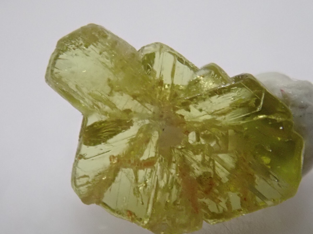 【宝石質】クリソベリル 金緑石 原石 標本の画像1