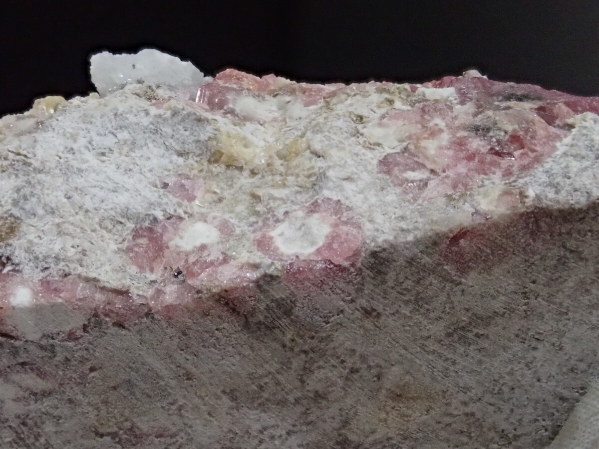 【ラズベリーガーネット】グロッシュラーガーネット 灰礬柘榴石 原石 標本の画像5