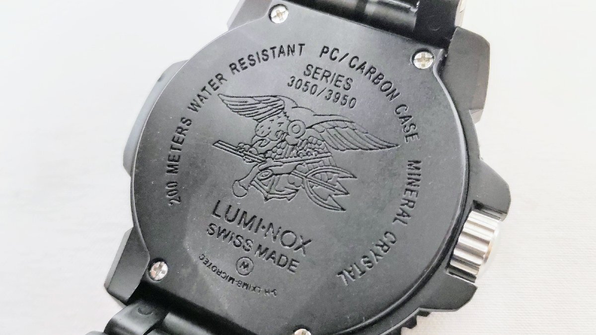 T1716 稼働品 LUMINOX ルミノックス PC/CARBON CASE 3050/3950 クオーツ デイト 腕時計 ブラック 黒文字盤 スイス製 メンズの画像10
