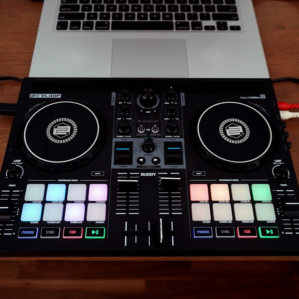 Reloop BUDDY djay専用 2チャンネルDJコントローラー Apple Reloop BUDDY djay専用 2チャンネルDJコントローラー Apple