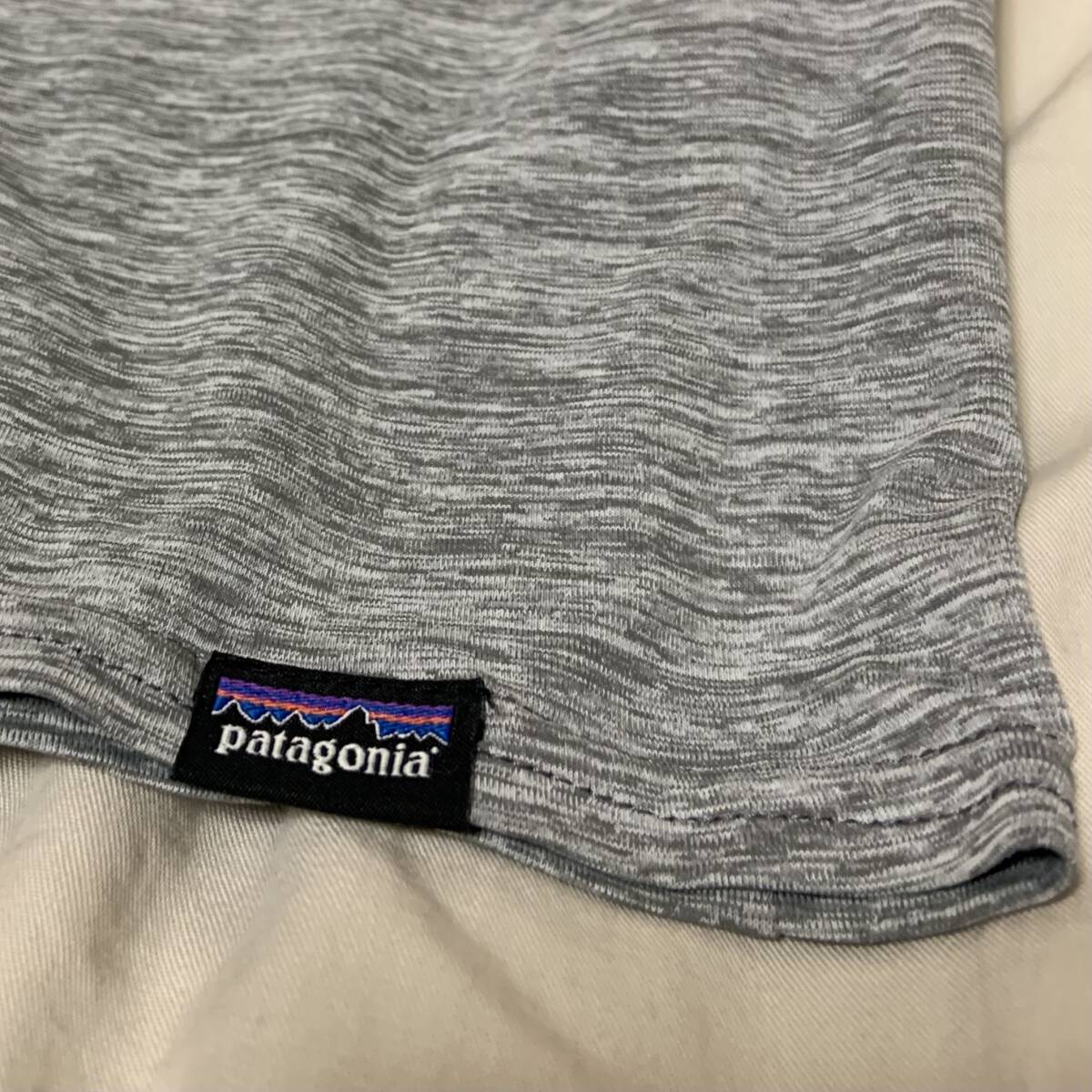 Patagonia! パタゴニア! 半袖TEE! Tシャツ! Cap Cool Daily Graphic Shirt! CAPILENE! ロゴ・プリント! 裾タグ! SIZE XS_画像3