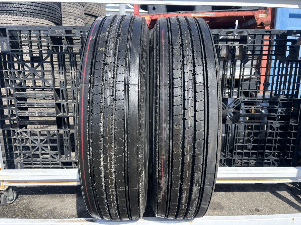 TBLT185 新品未使用 9R22.5 14PR BRIDGESTONE R225 ブリヂストン 夏タイヤ サマータイヤ 縦目 大型 トラック バス用 2022年製 2本セット_画像1