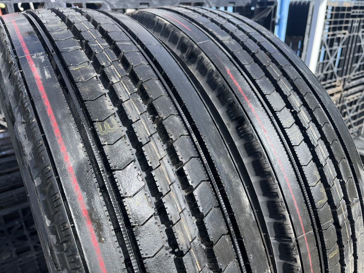 TBLT186 新品未使用 9R22.5 14PR BRIDGESTONE R225 ブリヂストン 夏タイヤ サマータイヤ 縦目 大型 トラック バス用 2022年製 2本セット_画像2