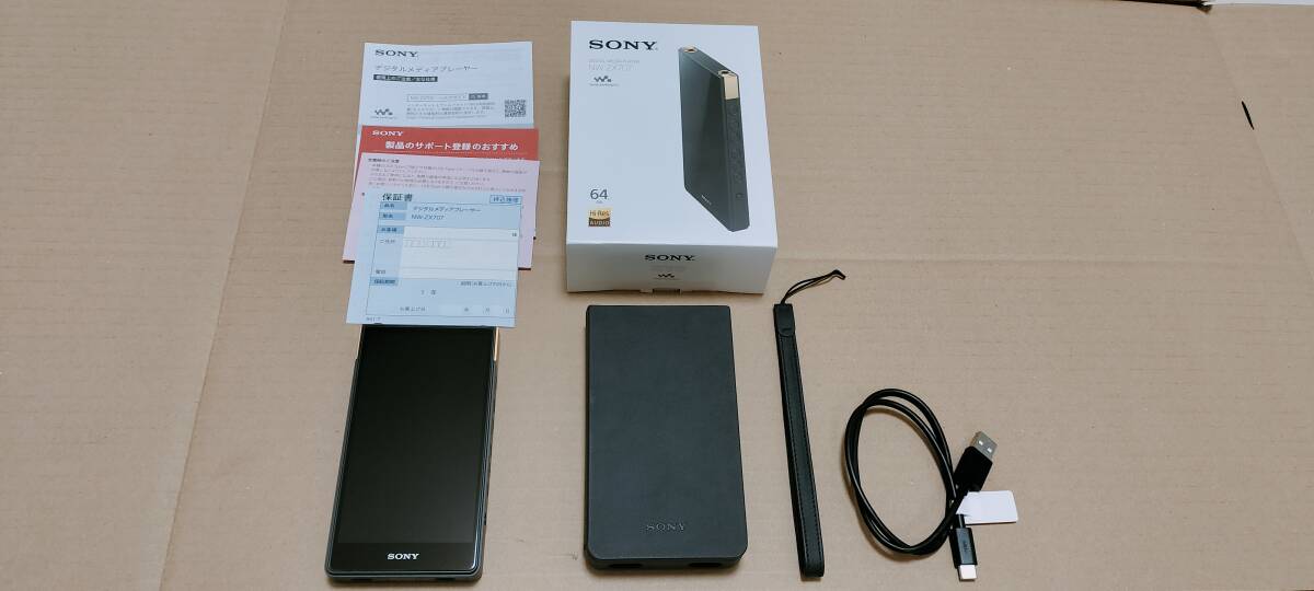 超美品♪ソニー ウォークマン NW-ZX707♪64GB 純正ケース ストラップ付_画像1