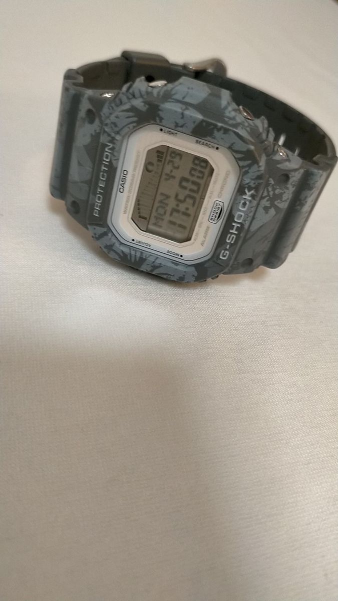 市場枯渇カラー/ハイビスカス迷彩!!【タイドグラフ搭載!良品】G-SHOCK G-LIDE GLX-5600F 防水性能200m