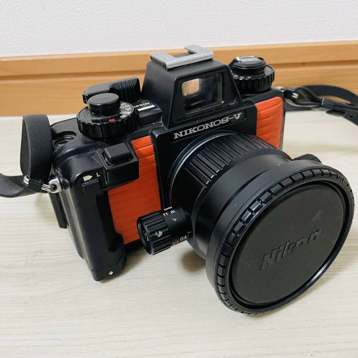 ニコン Nikon Nikonos V ニコノス V 水中カメラ オレンジ Nikkor 20mm F2.8 フィルムカメラ レンズセット 一眼レフの画像1