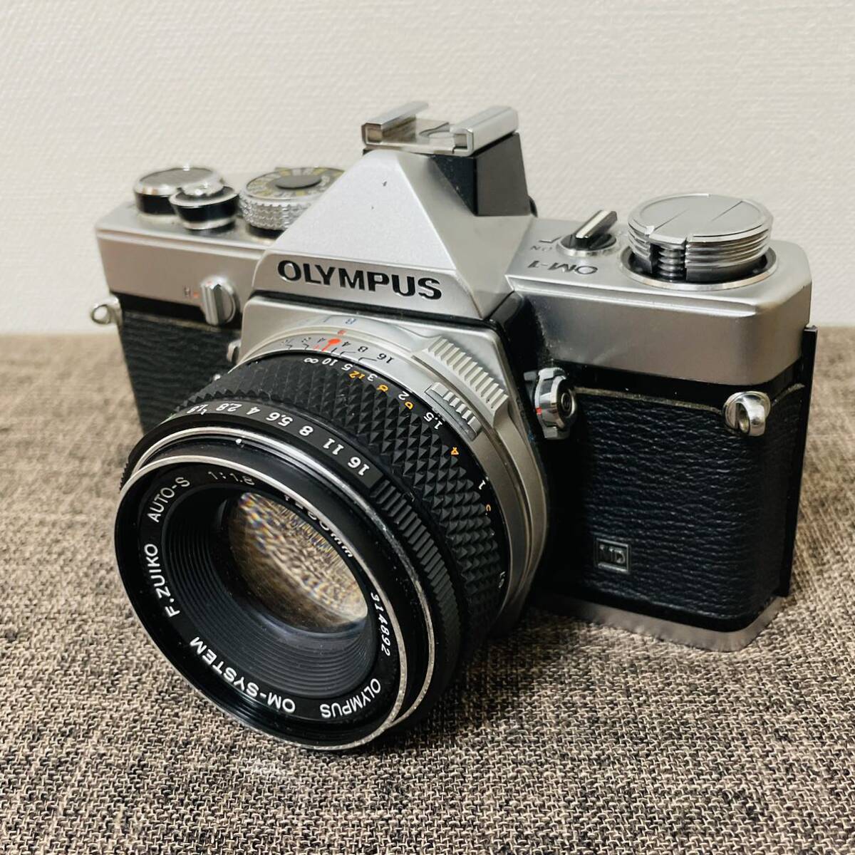 OLYMPUS OM-1 オリンパスMF一眼レフ OM-SYSTEM G.ZUIKO AUTO-S 50mm f1.8 単焦点レンズ フィルムカメラ レンズセットの画像1