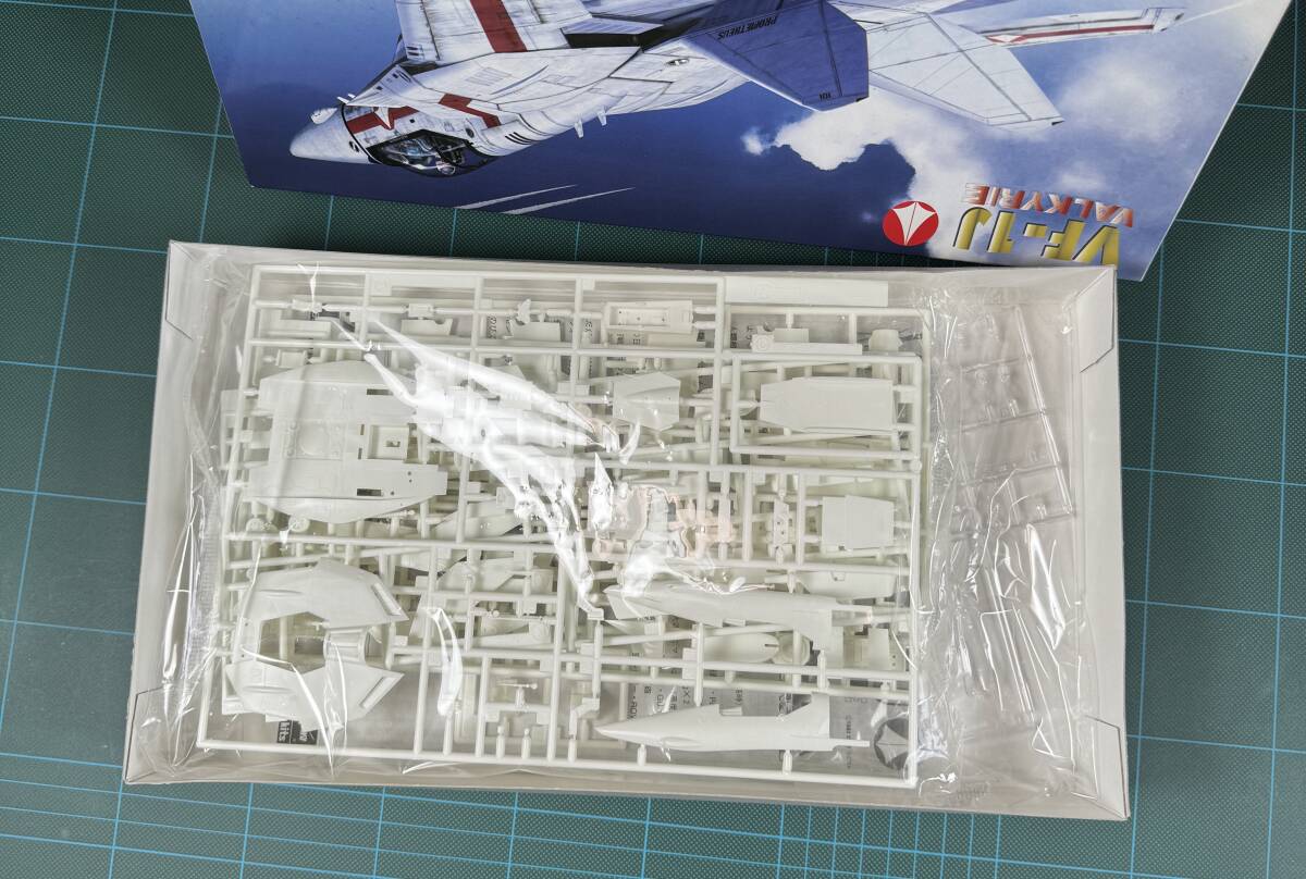 Hasegawa MACROSS 1/72 VF-1J バルキリー　TV版_画像6