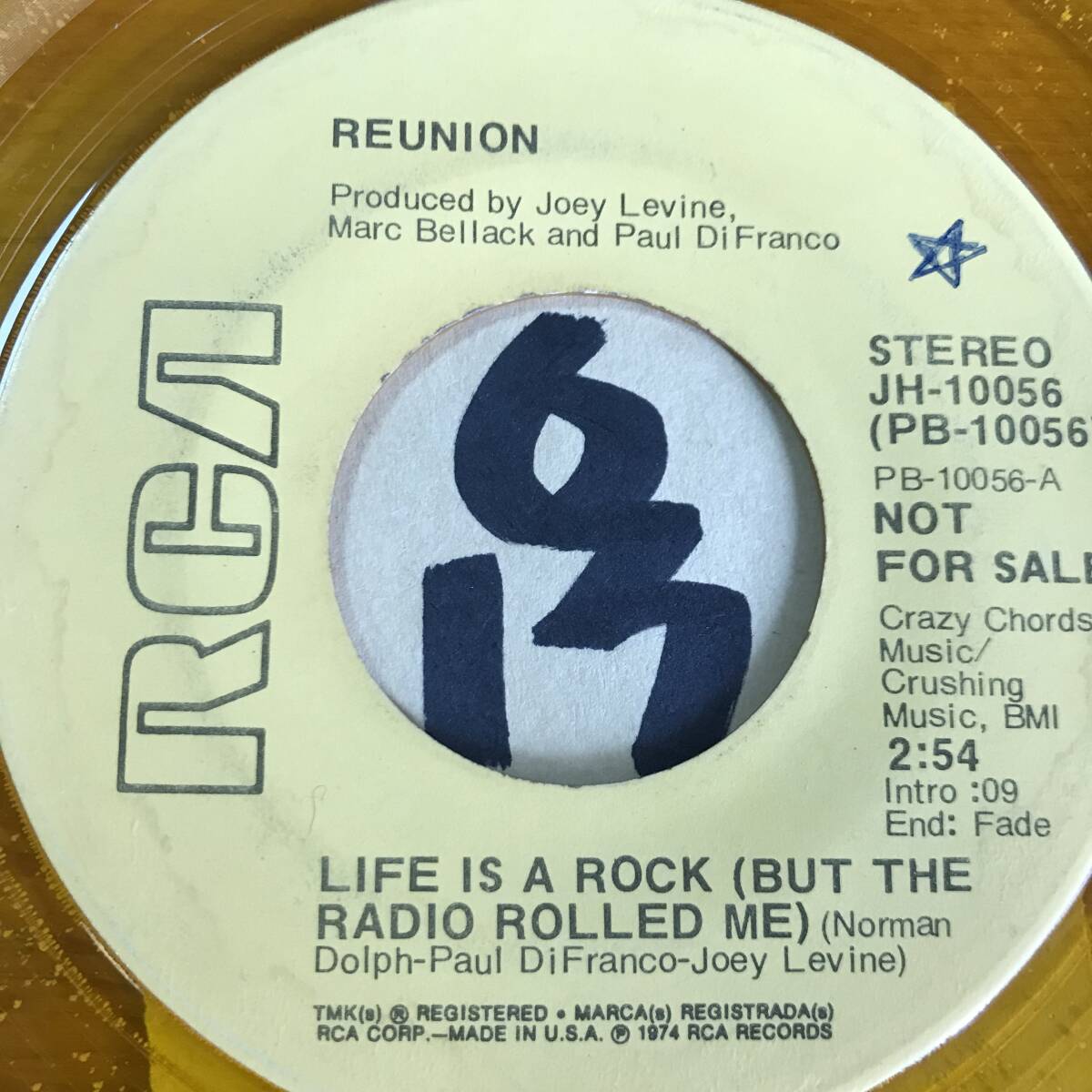 試聴 REUNION LIFE IS A ROCK (BUT THE RADIO ROLLED ME) 両面VG++ + おまけ THE FAMILY MUSIC 両面VG(+)２枚セットでの画像4