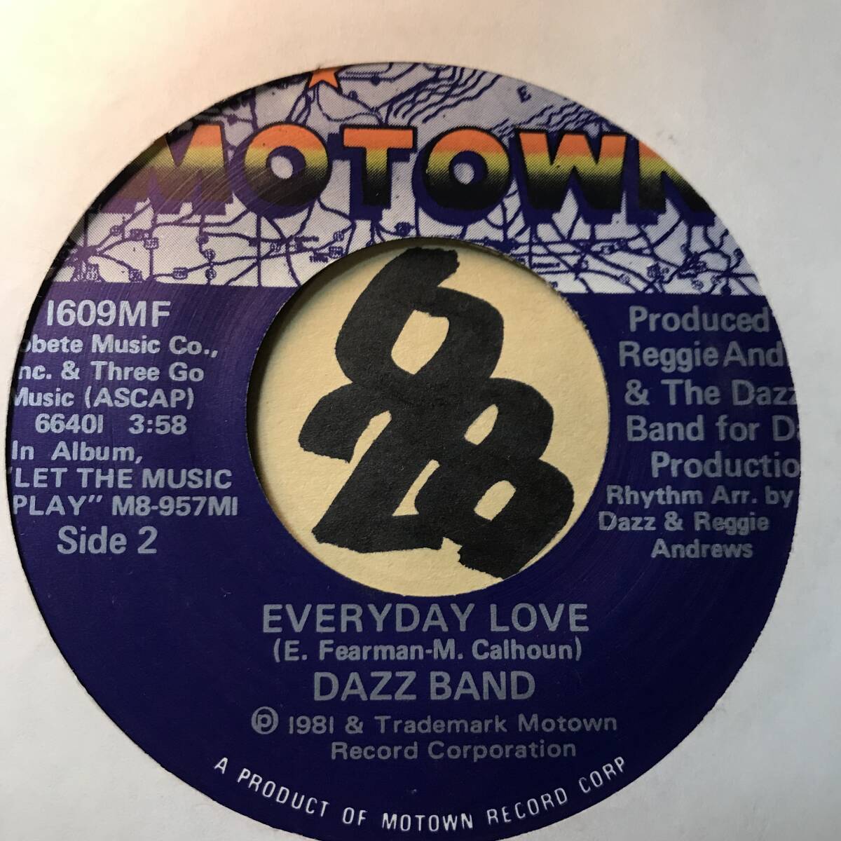 試聴 美盤でどうぞ。DAZZ BAND EVERYDAY LOVE / LET IT WHIP 両面NM MUROさんのDiggin' Ice 96収録の画像1