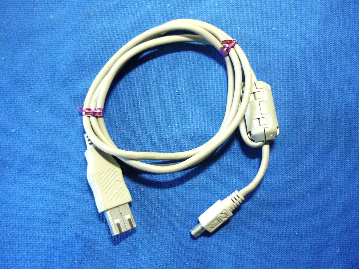 USBケーブル　■USBタイプA オス ⇔ 4ピン Mini-B オス■　台形＋四角　長さ 約90cm　フェライトコア付　現状品_画像1
