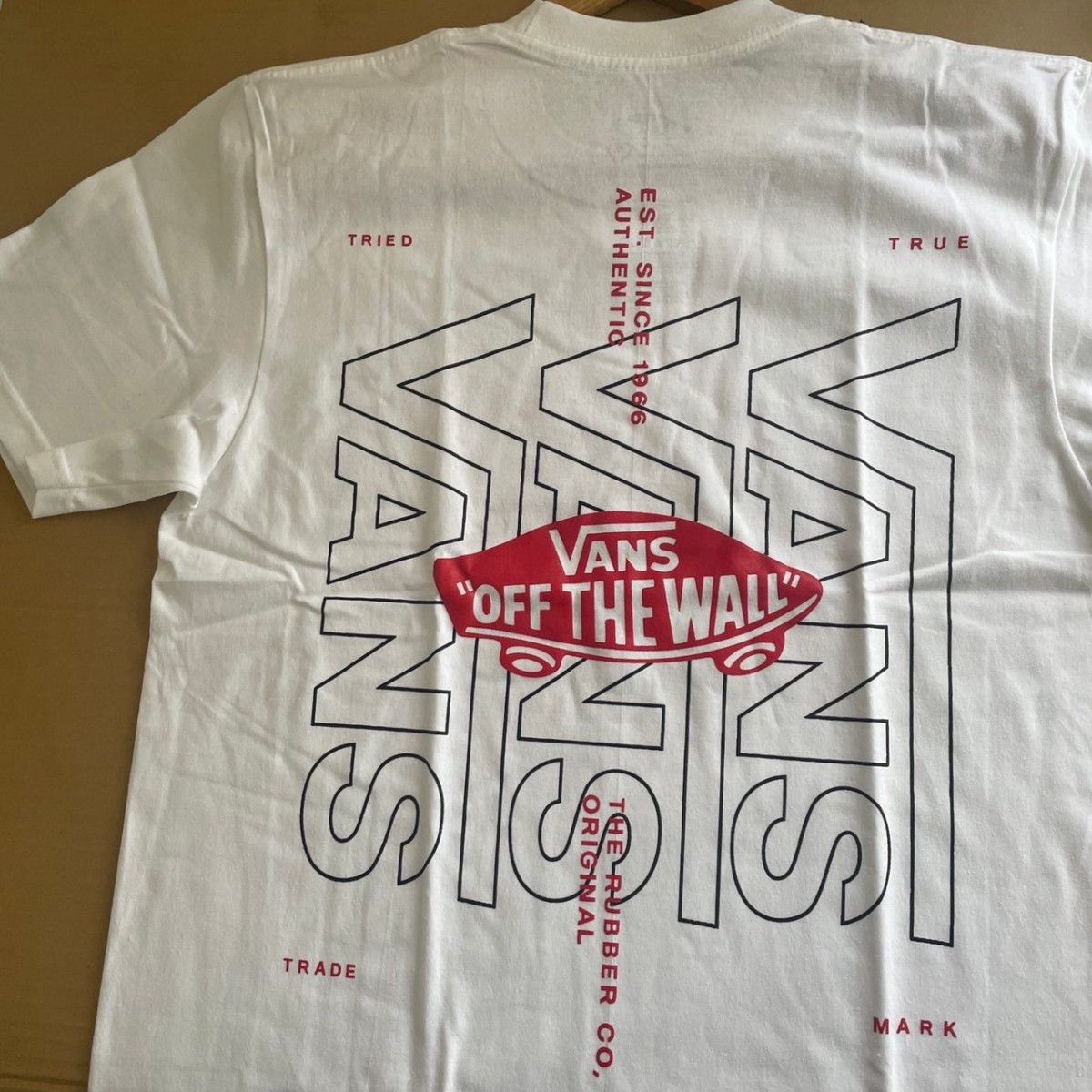 【バンズ】VANS　半袖 Tシャツ　白／Ｍ　スケボー　春夏 アウトドア 新品 送料無料