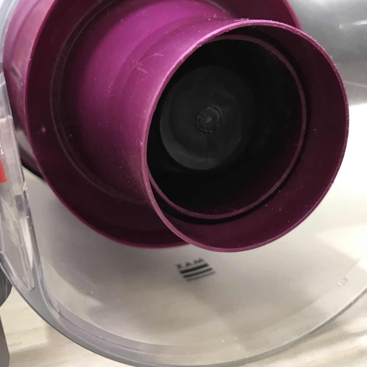 ジャンク 本体のみ dyson ダイソン サイクロン掃除機 DC74[C3117]の画像6