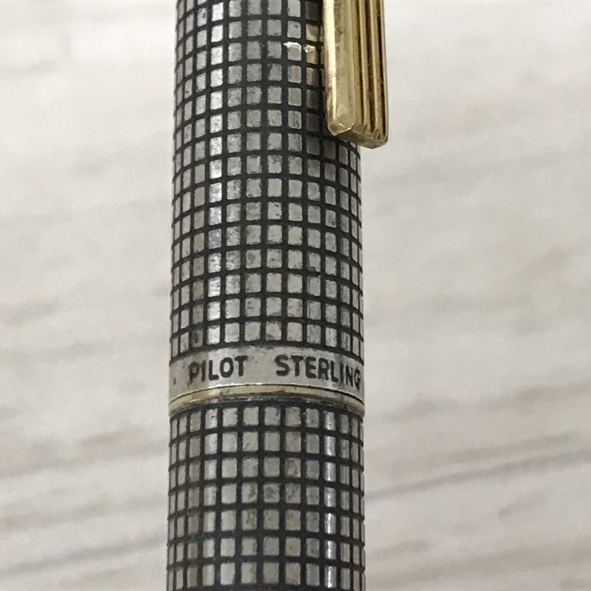 送料185円 PILOT パイロット 万年筆 STERLING SILVER スターリングシルバー ペン先 14K-585 F H881 刻印有 格子柄[C3518]_画像2