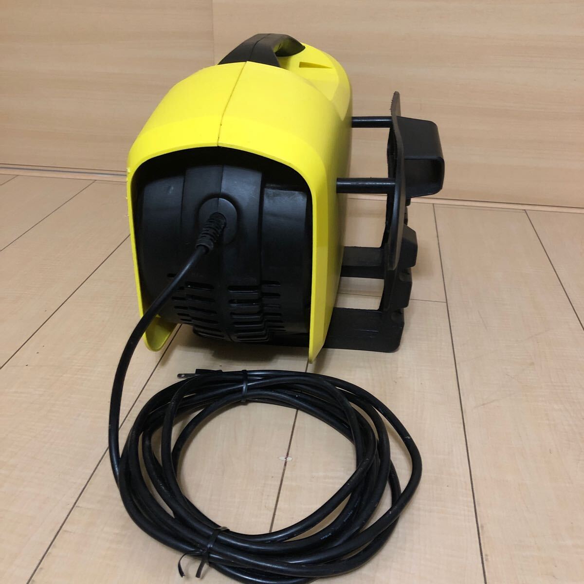 KARCHER ケルヒャー 家庭用高圧洗浄機 K2サイレント 洗車 掃除 作動品 _画像5