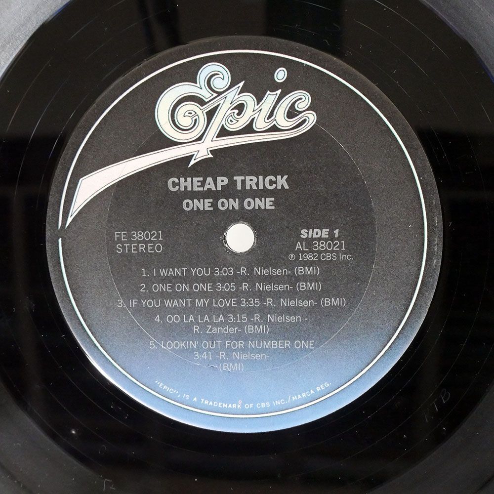 米 CHEAP TRICK/ONE ON ONE/EPIC FE38021 LPの画像2