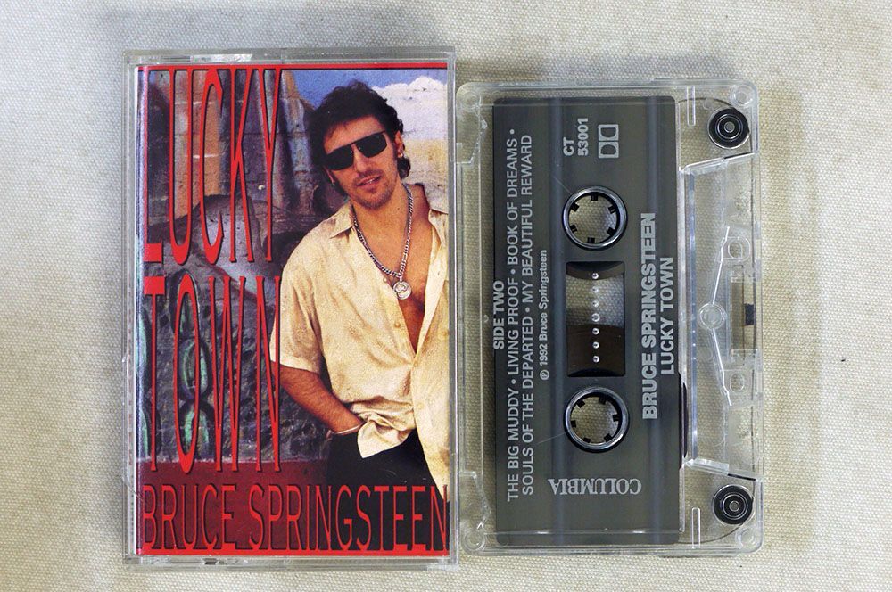 カセット カナダ BRUCE SPRINGSTEEN/LUCKY TOWN/COLUMBIA CT 53001 カセット □の画像1