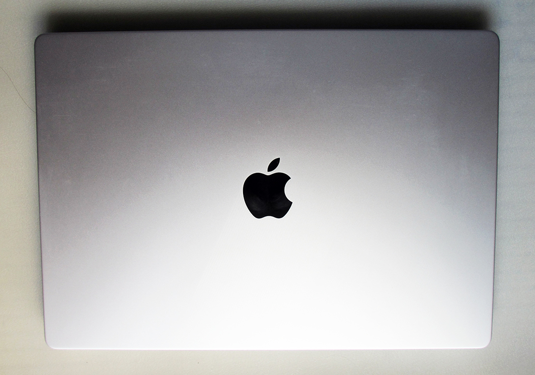 Apple MacBook Pro 16インチ M1pro 16GB 1TBSSD シルバーの画像3