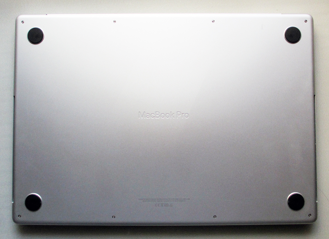 Apple MacBook Pro 16インチ M1pro 16GB 1TBSSD シルバーの画像4