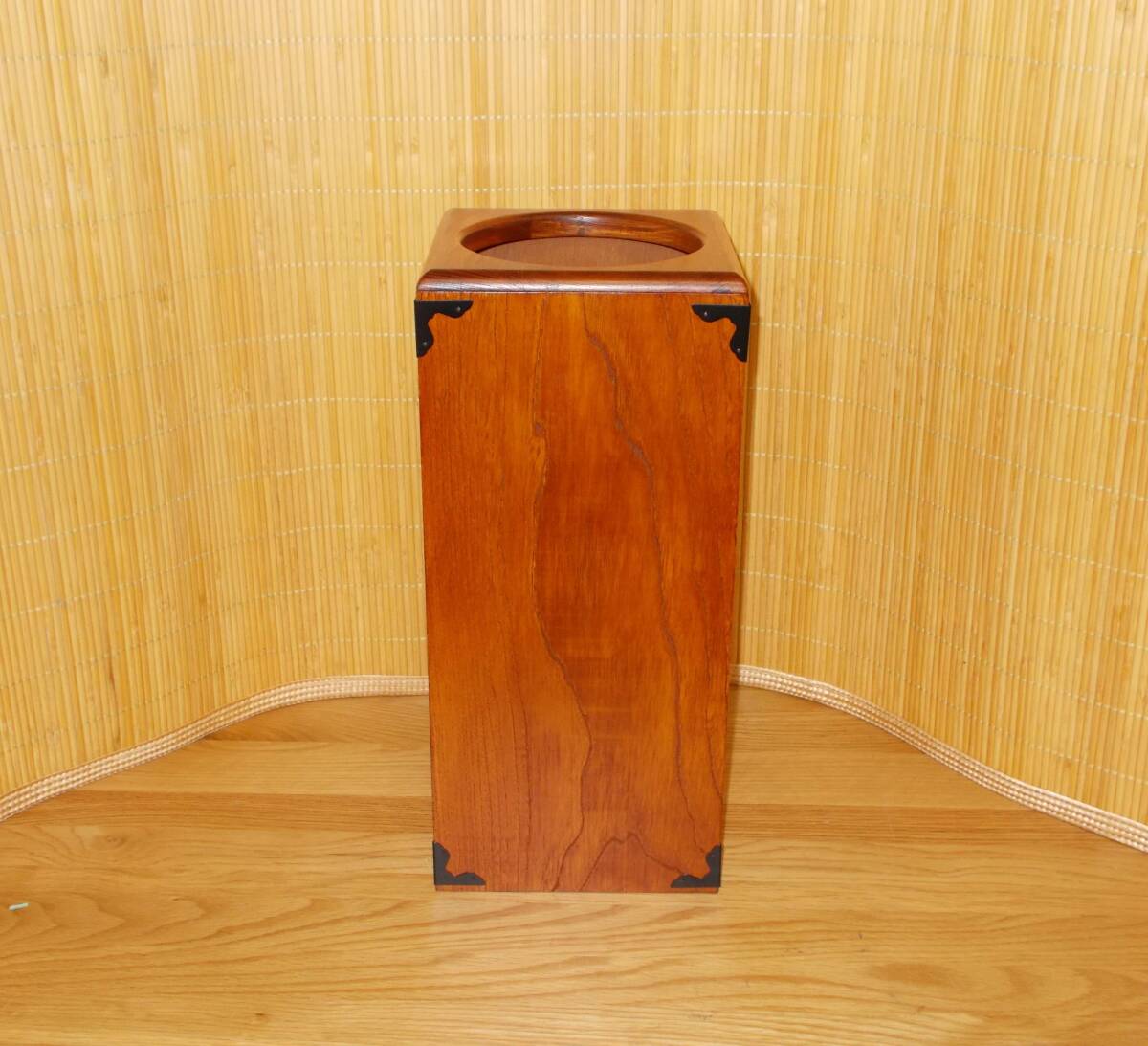 ゴミ箱　和室　昭和レトロ　民芸品　タタミの部屋　ケヤキ色　高さ40cmタイプ　　在庫5本あります。_画像1