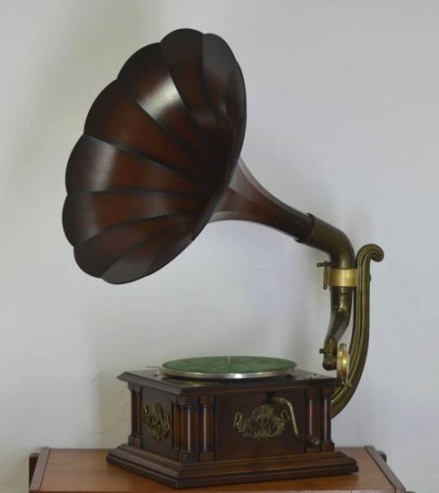 gramophone Les Phonographes de Francois Desire Odobez wood horn wooden trumpet / unused storage goods 