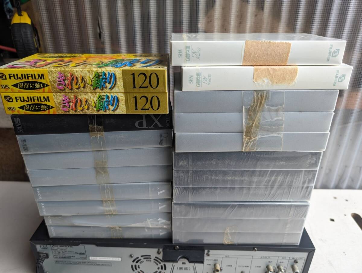 T★S:DX BROADTEC DXR160V VHS DVDレコーダー ビデオ一体型DVDレコーダー ビデオテープ付き  21本 現状品の画像5