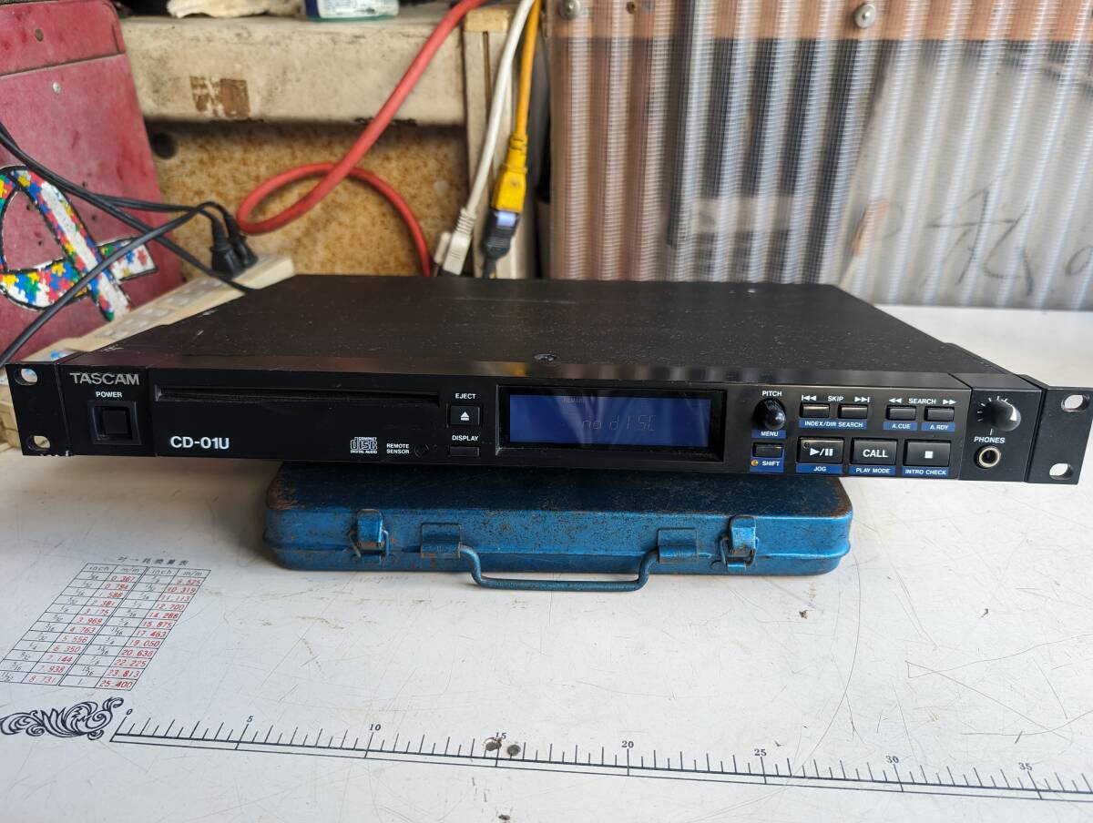 S: TASCAM CD-01U CDプレイヤー 本体のみ 現状品の画像1