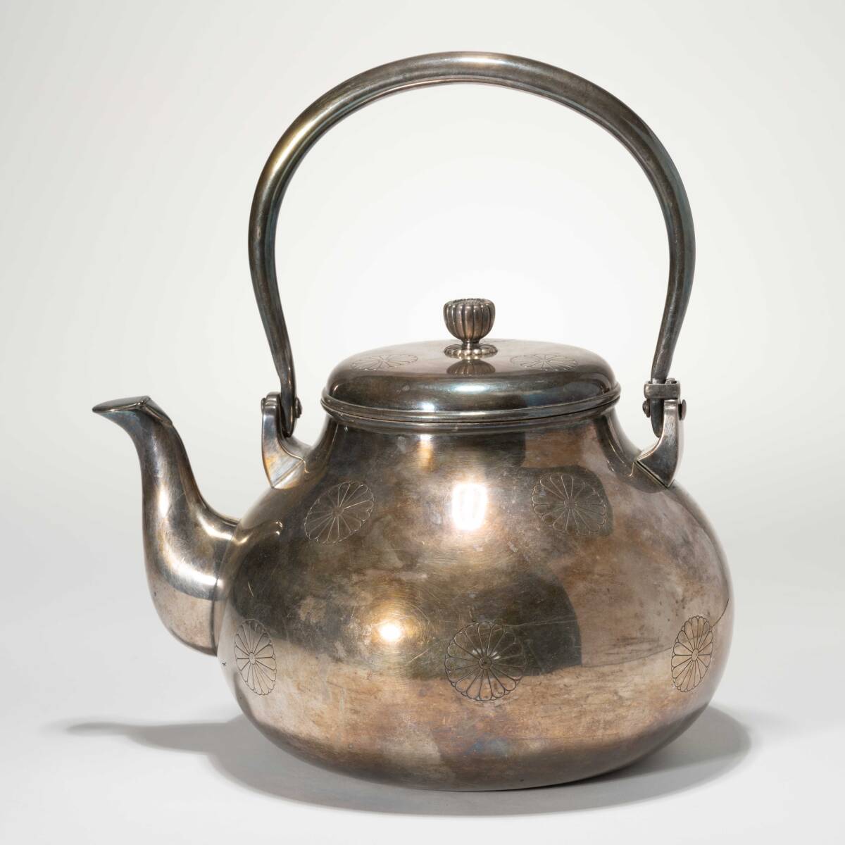 純銀　湯沸　銀瓶　茶道具　純銀三越　在銘　時代物　箱付　重さ約1250g