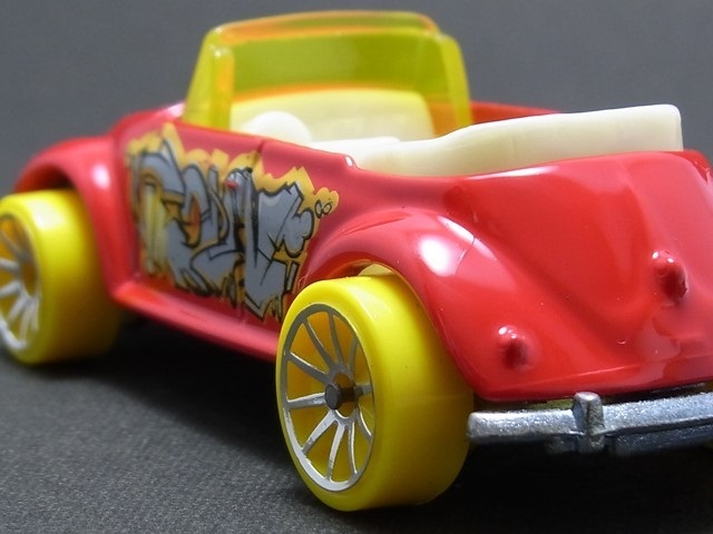 ★★日曜夜★未開封新品★VOLKSWAGEN BEETLE (CONVERTIBLE)★HOT WHEELS_画像2