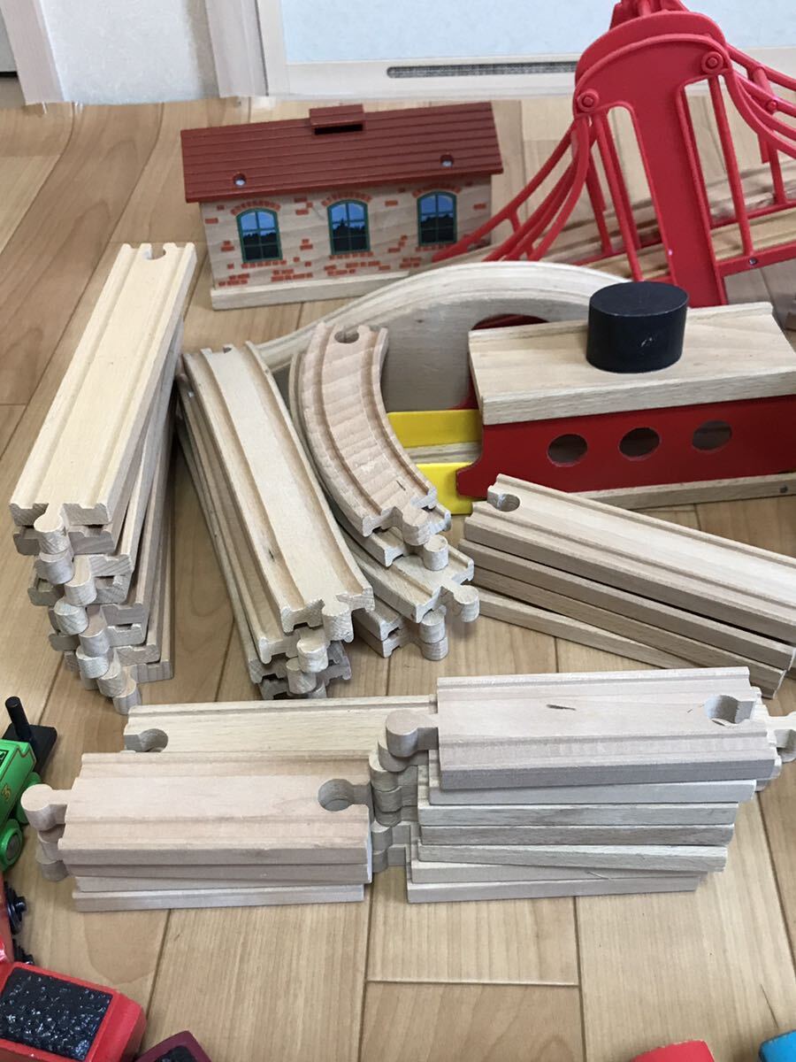 木製レール 木製玩具 木製車両 線路 機関車 トーマス等 おもちゃまとめて 中古現状品の画像8
