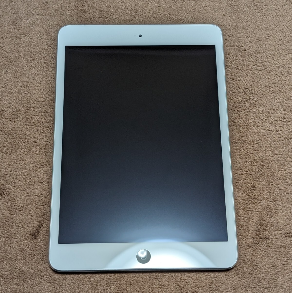 Apple iPad mini 第2世代 Wi-Fi + Cellular 16GB シルバー docomo_画像3