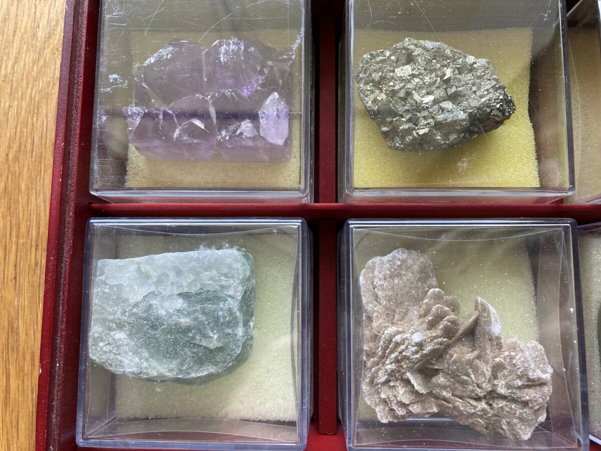  der Goss tea ni the earth. mineral collection natural stone . stone mineral specimen 20 point DeAGOSTINI