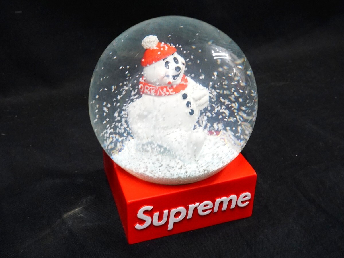 1000円スタート スノードーム Supreme シュプリーム 雪だるま Sunowman スノーマン Snowglobe スノーグローブ インテリア 置物 3 ZZ30018の画像1