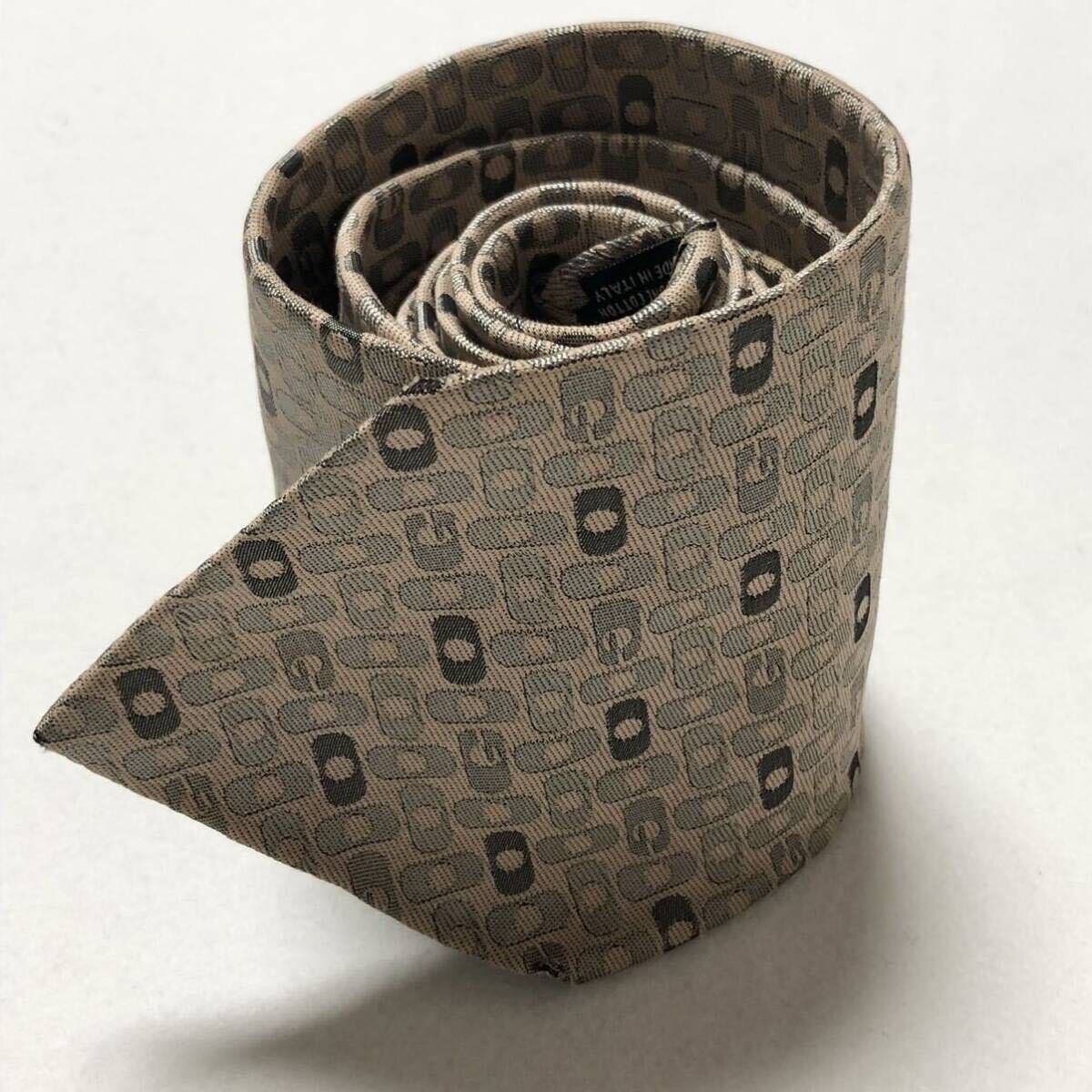 GUCCI グッチ　ネクタイ　金具　Gマーク　総柄　シルク×コットン　イタリア製　ベージュ×シルバー　ビジネシ?