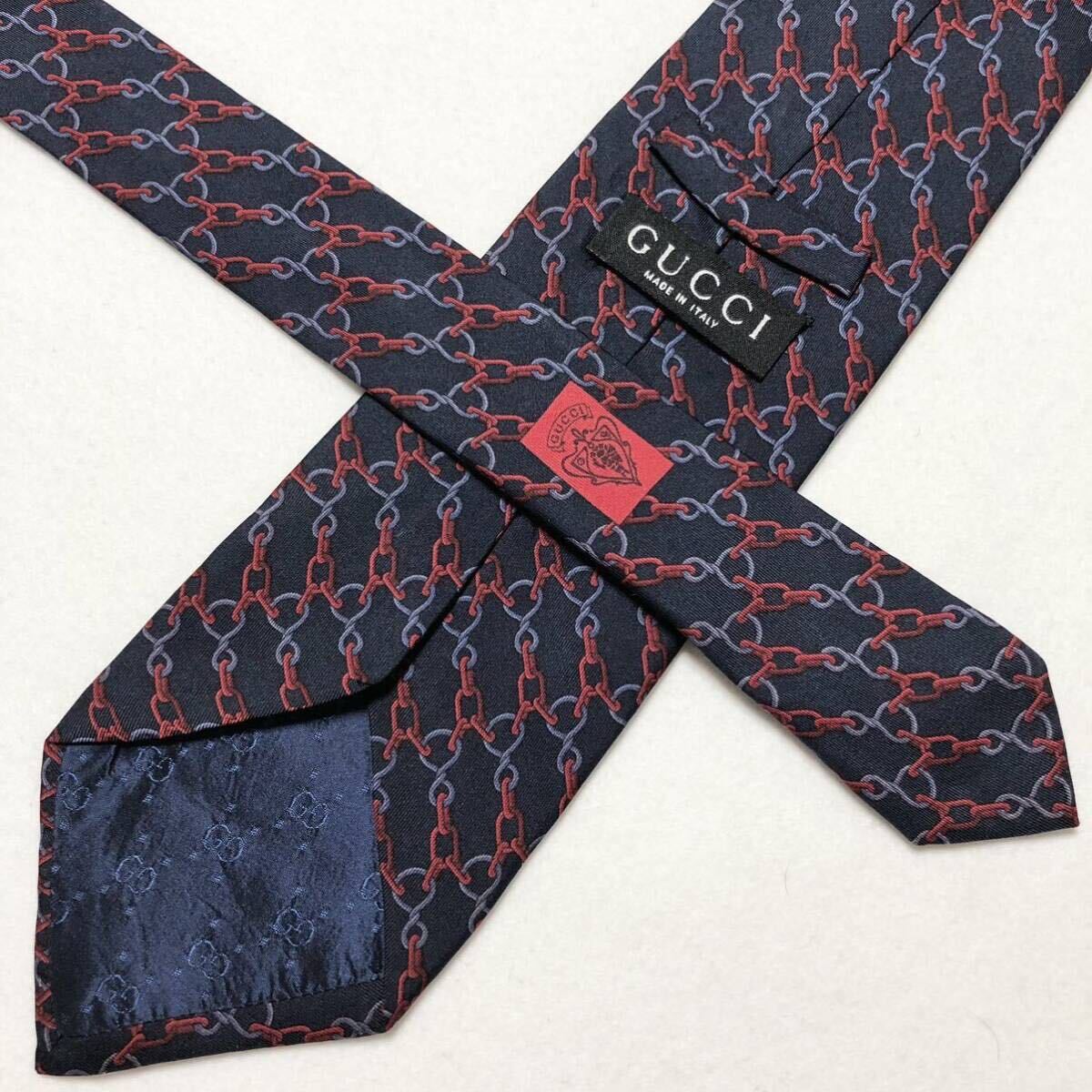 美品 GUCCI グッチ ネクタイ チェーン 紐 総柄 シルク100 美品 GUCCI グッチ ネクタイ チェーン 紐 総柄 シルク100