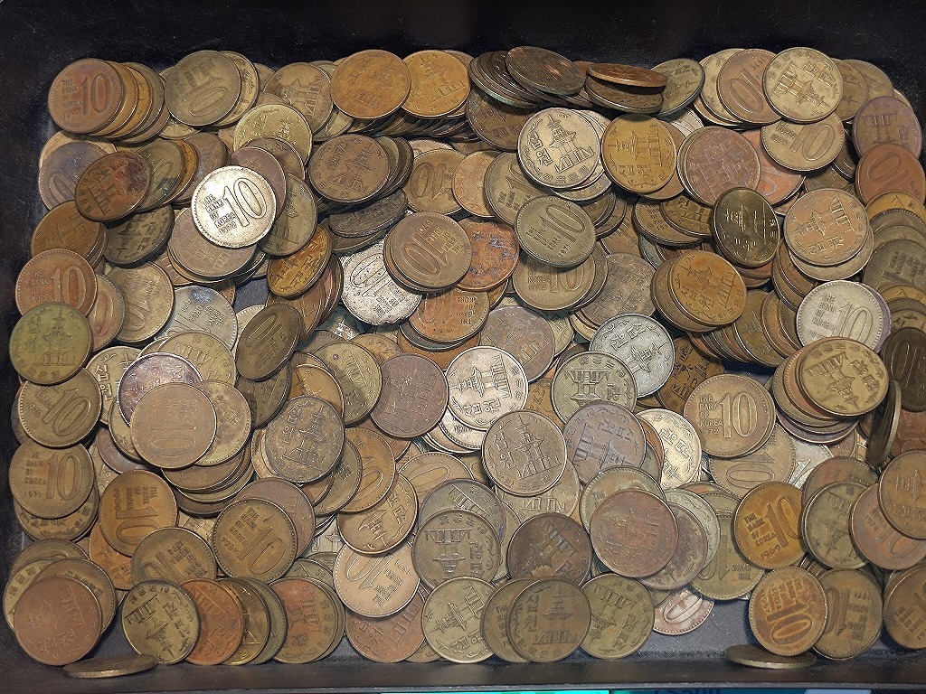 【1円スタート】韓国 大韓民国 旧10ウォン硬貨 おまとめ 約1.9㎏ 多宝塔 1966年 の画像1