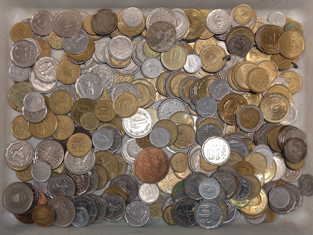【1円スタート】アルゼンチン共和国 アルゼンチンペソ硬貨 おまとめ 約1.2㎏の画像1