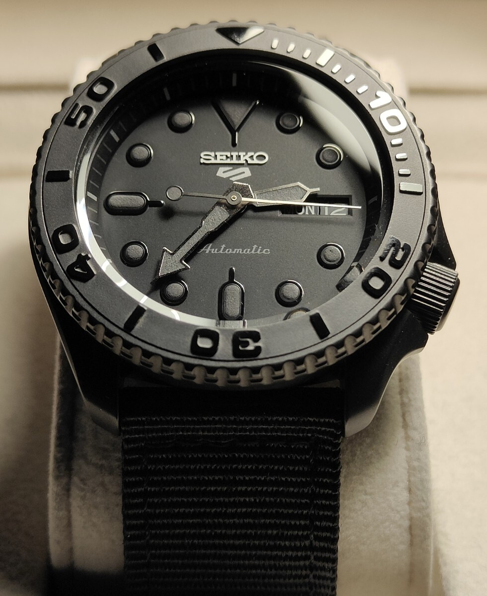 送料無料 未使用品 オールブラック Seiko 5 Sports Automatic セイコー オートマチック 自動巻き 腕時計 プロスペックス ダイバーズ _画像3