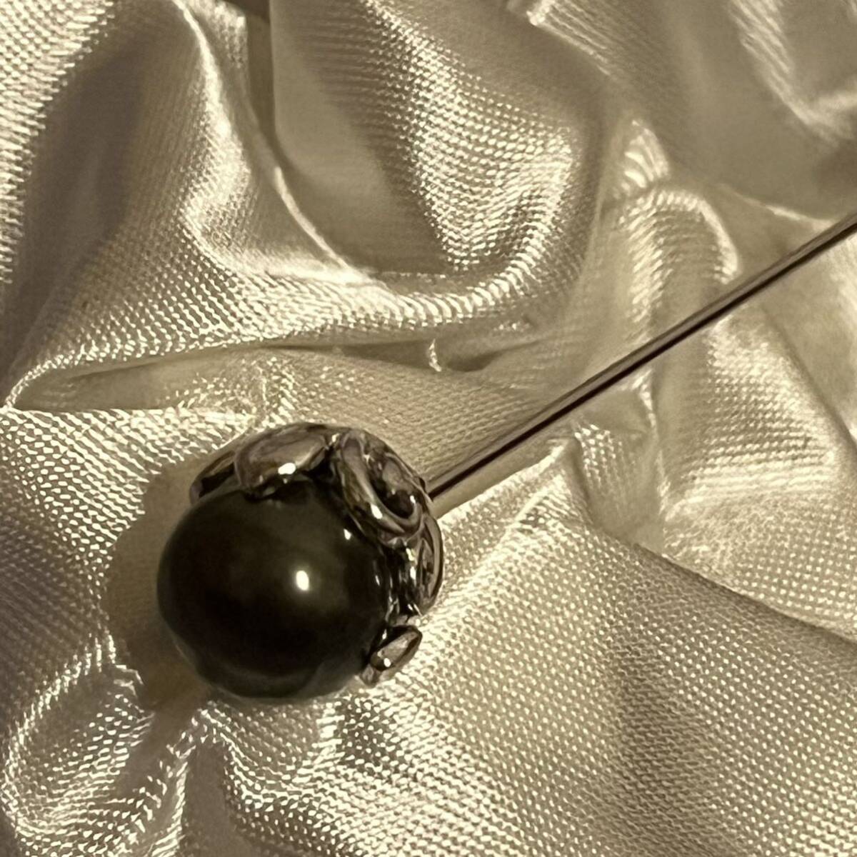 VENUS BLACK CULTURED PEARL ブラックパール　黒真珠　ピンブローチ　2点