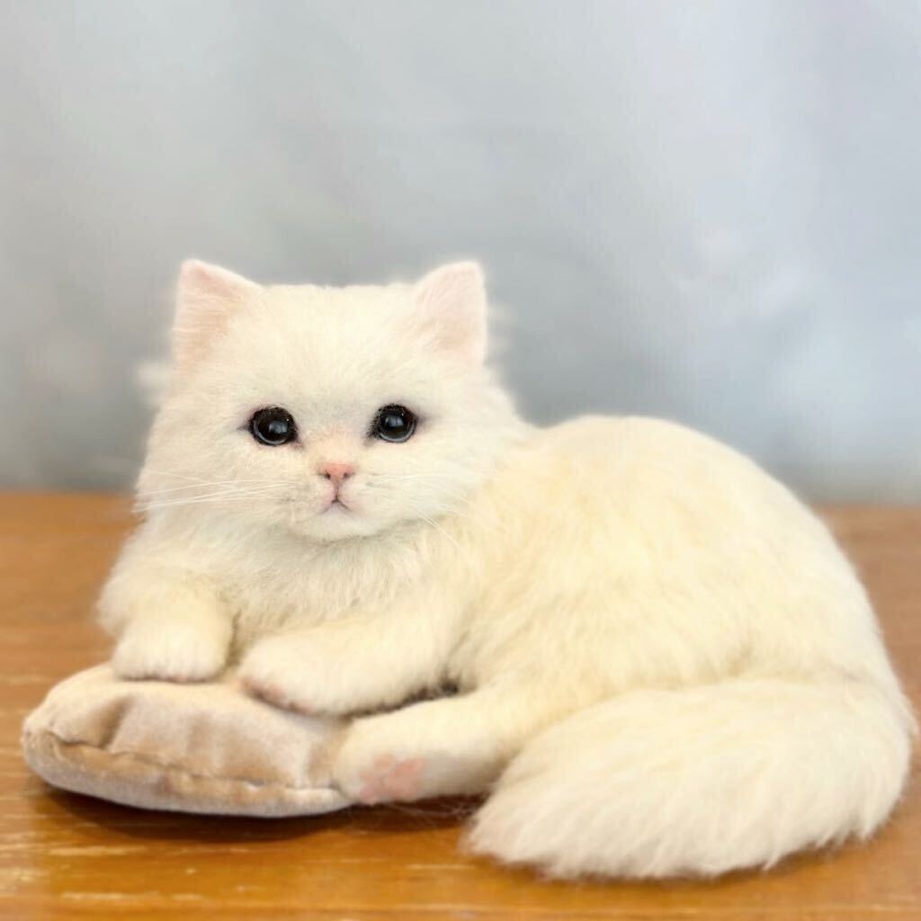 nenneco. 白猫 子猫 羊毛フェルト 長毛猫 リアルサイズ ハンドメイド こねこ の画像2