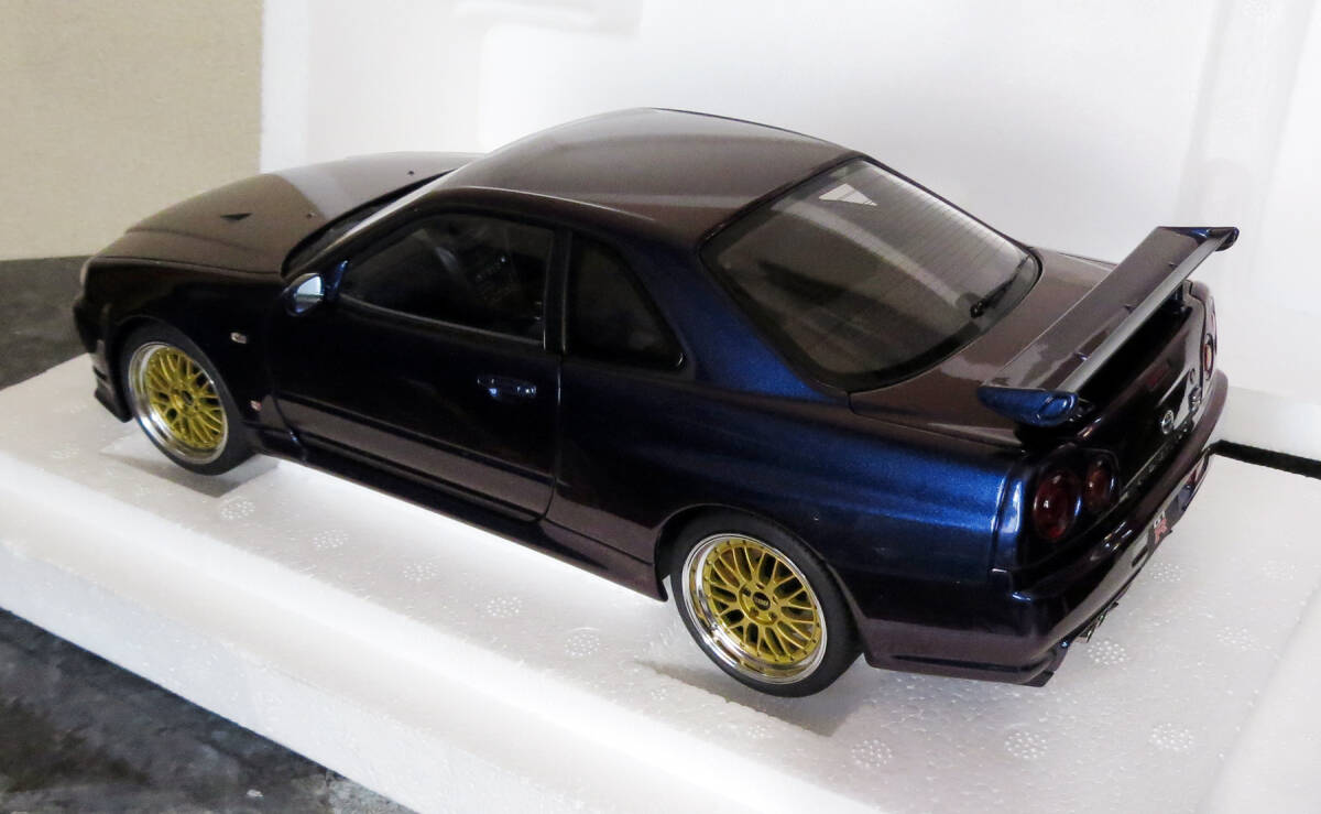 ■■■ オートアート 1/18 スカイラインGT-R V-specⅡ (R34) ミッドナイトパープルⅢ ■■■の画像4