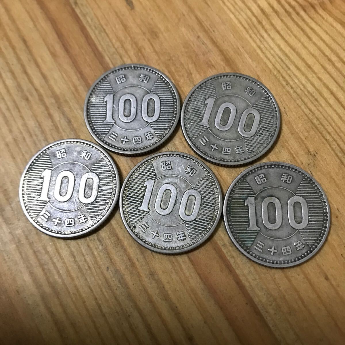 稲100円　銀貨　昭和34年　5枚. _画像1