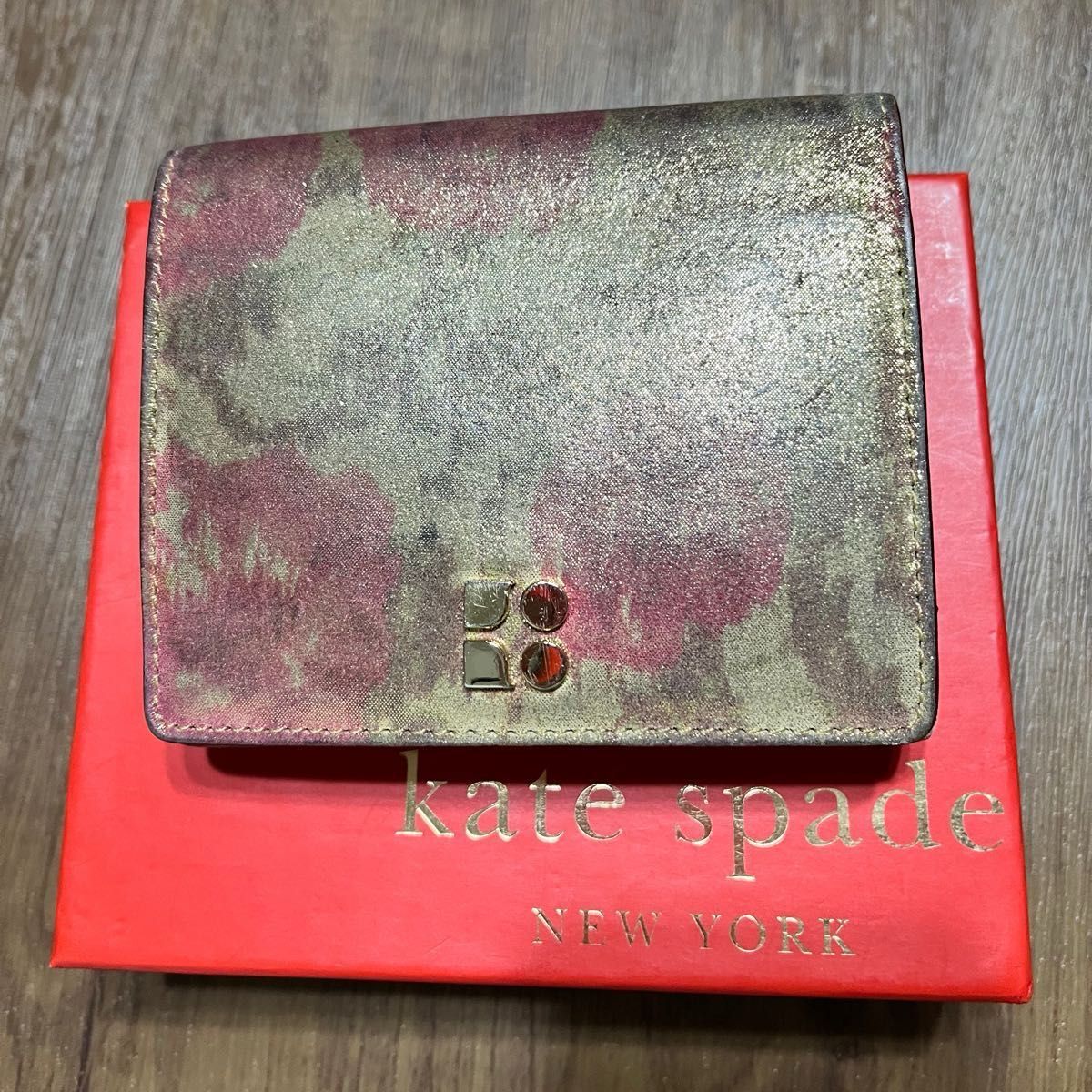 【Kate spade】 レザー 二つ折り財布　ピンク　ゴールド