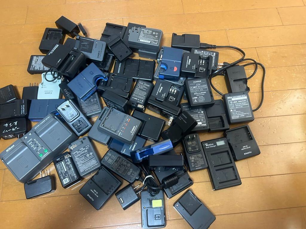 1円~/CANON/SONY/OLYMPUS/NIKON/FUJIFILM/etc.../チャージャー/充電器/デジカメ/62点/まとめ/中古/大量/ジャンク/
