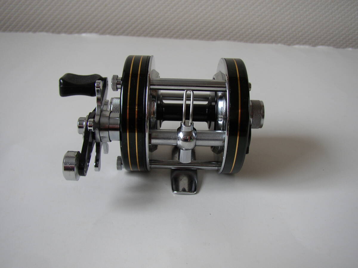 1970年代 ダイワ ミリオネア V 深緑カラー DAIWA Millionaire V 1970年代 ダイワ ミリオネア V 深緑カラー DAIWA Millionaire V